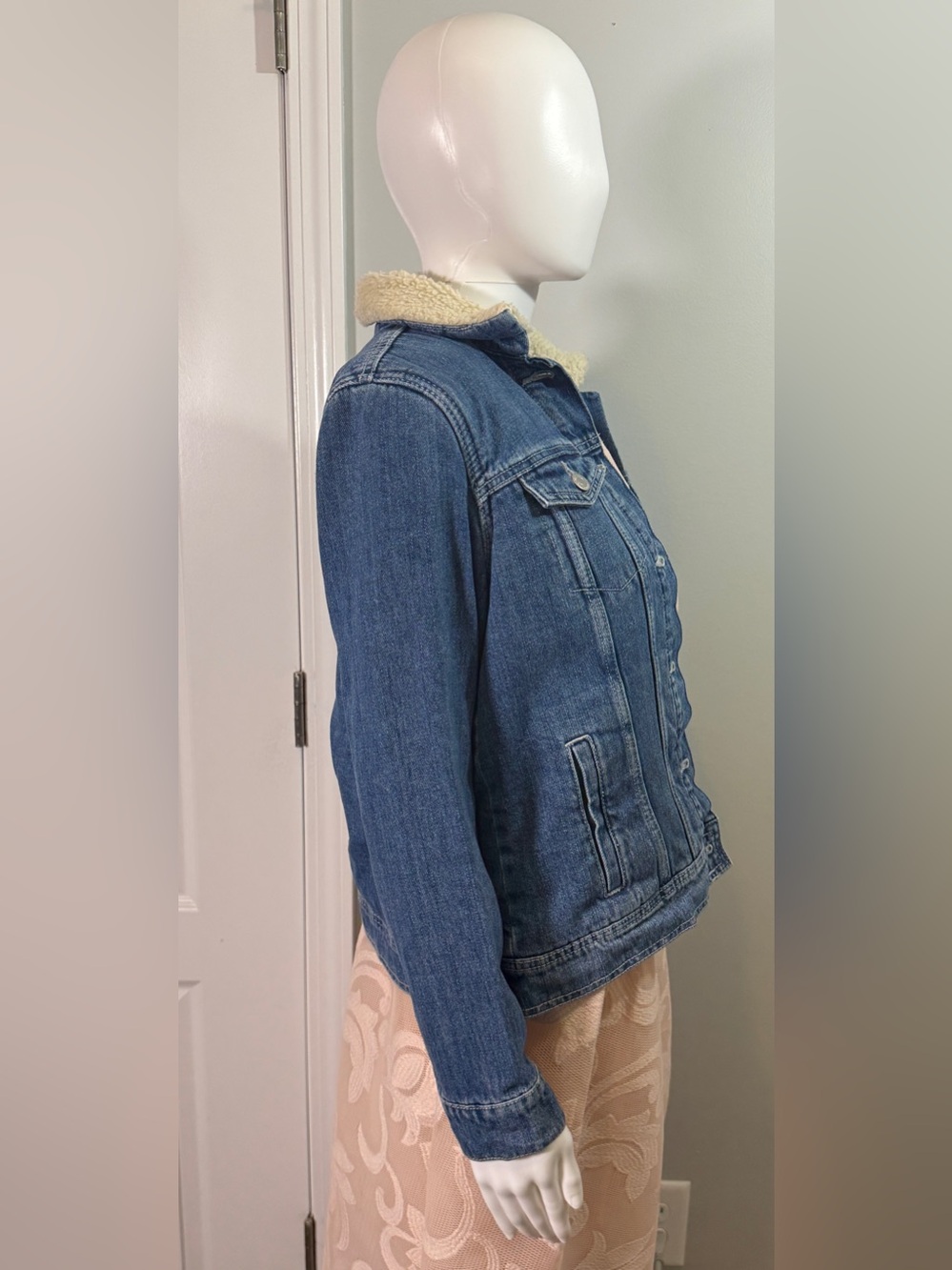 Old Navy Blue Denim Trucker Jacket Sherpa Lined Y2K Women’s Size Small - Picture 6 of 16